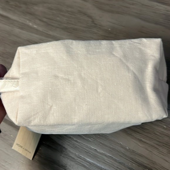 LINEN MONK & ANNA TOILETRY BAG - Picture 6 of 11